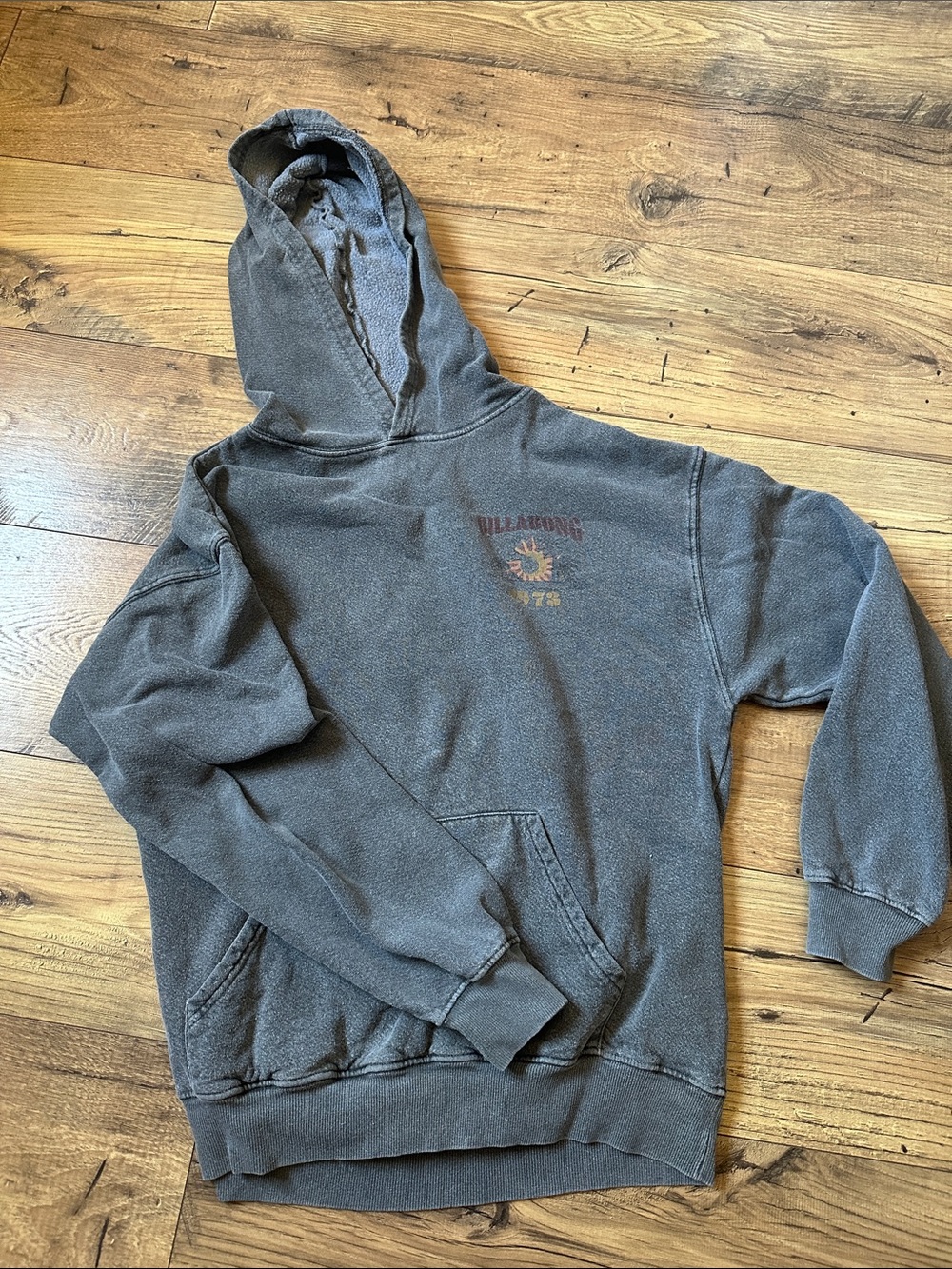 Billabong women’s Washed Charcoal Gray Pullover Hoodie